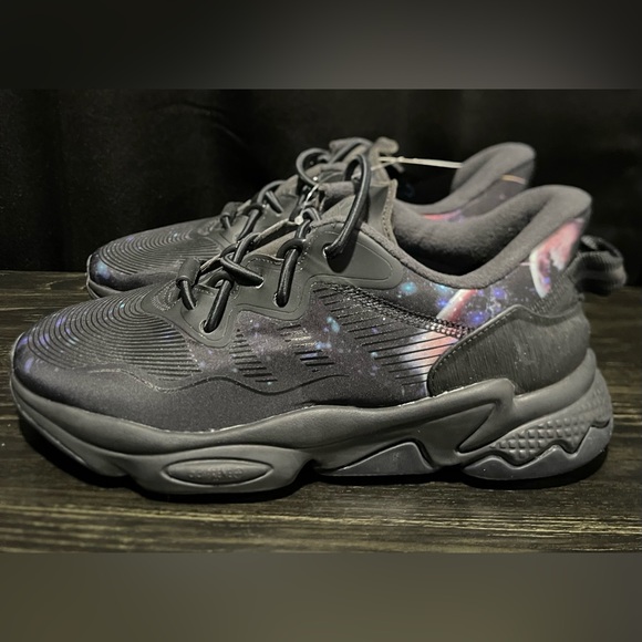 Adidas Men’s NASA x Ozweego 'Galaxy - Black' size 9 brand new - Picture 3 of 7